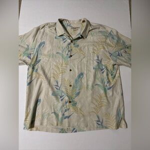 Tommy Bahama Cream and Blue Floral Casual Button Down Shirt